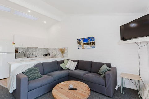 Alpha Centauri 7 Of 39 Gippsland Street - Accommodation Search 2