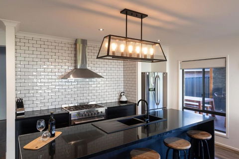 Alpine Knights Stylish Luxury - Accommodation Search 0