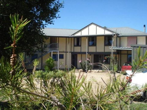 Alpzview Guesthouse - Accommodation Search 0