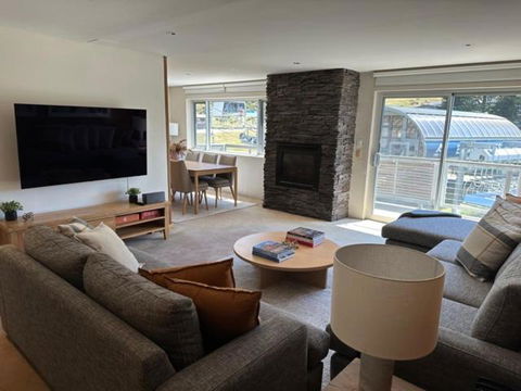 Altitude Apartments - Accommodation Search 2