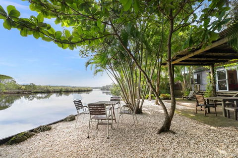 Aluna - Accommodation Search 0