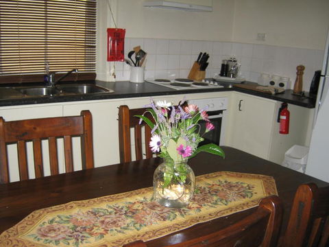 Amalie Cottage Waikerie Unit 1 - Accommodation Search 4