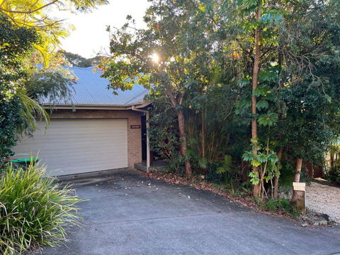 Amaroo - Bring Your Own Linen - Accommodation Search 1