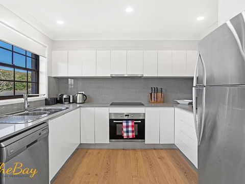 Amaroo Cres No 20 Fingal Bay Holiday Home - Accommodation Search 2