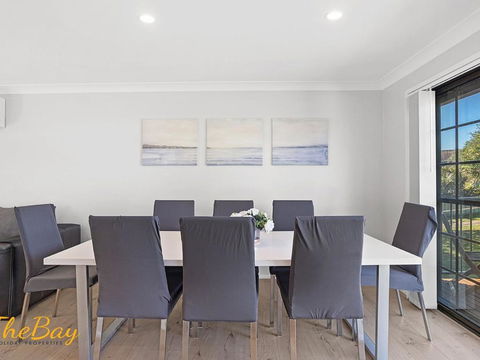 Amaroo Cres No 20 Fingal Bay Holiday Home - Accommodation Search 3