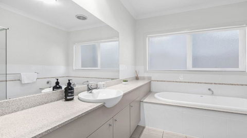 Amaroo Lodge - The Vintage - Accommodation Search 1