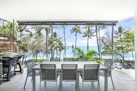 Amaroo - Luxury Apartment Overlooking The Coral Sea - Accommodation Search 0