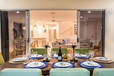 Amaroo Villa - Absolute Beachfront Port Douglas - Accommodation Search 1