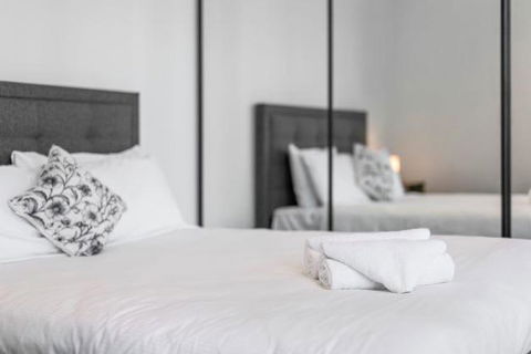 Amazing 1BR Apartment W Pool - Accommodation Search 3