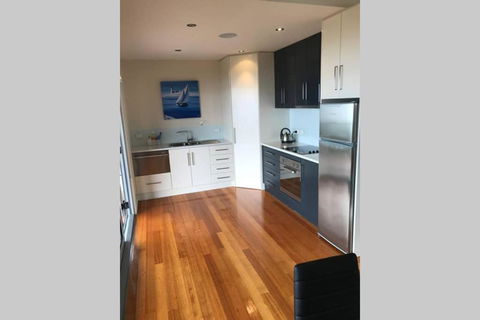 Amazing Ansons Bay Absolute Waterfront Beach House - Accommodation Search 2