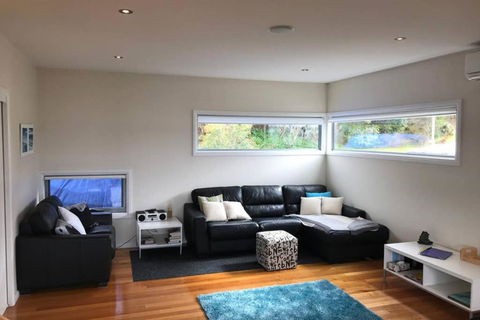 Amazing Ansons Bay Absolute Waterfront Beach House - Accommodation Search 1