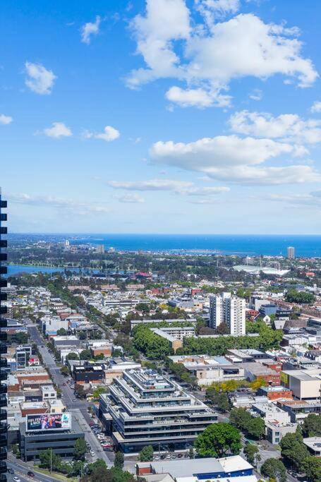 Amazing Bay Views & Spacious In Southbank 2B2B1C - Accommodation Search 0