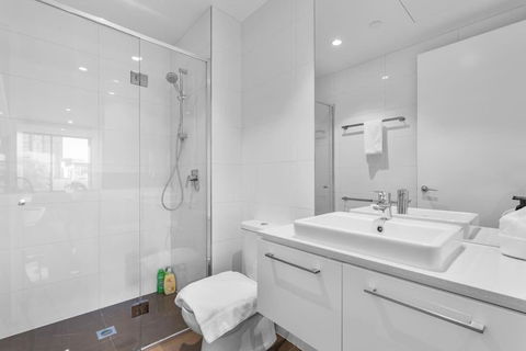 Amazing Bay Views & Spacious In Southbank 2B2B1C - Accommodation Search 3
