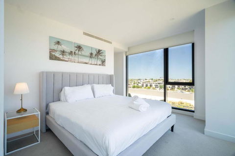 Amazing CBD 3BR Apt Bayview Free Parking - Accommodation Search 1