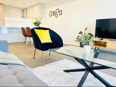 Amazing City View 2 Bedroom Condo 1 Min Station - Accommodation Search 3
