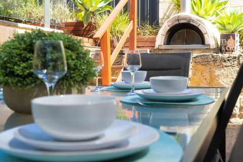 Amazing Outdoor Living With Pizza Oven - Accommodation Search 0