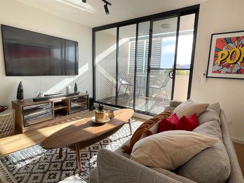 Amazing Penthouse In Waterloo - Accommodation Search 3