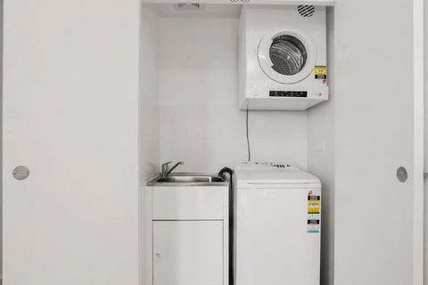 Amazing Two Bedroom St Leonards ATC62010 - Accommodation Search 3