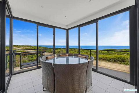 Amazing Views By Ready Set Stay - Accommodation Search 1