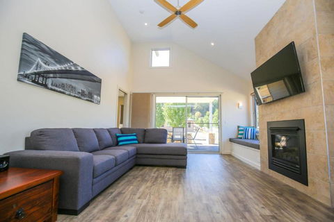 Amber Mist Villa - One - Accommodation Search 0