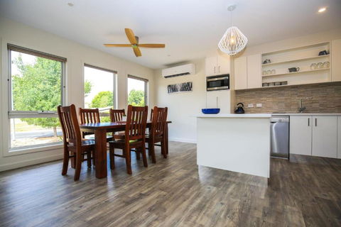 Amber Mist Villa - Two - Accommodation Search 3