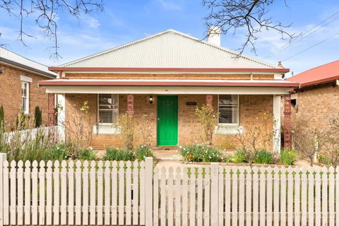 Ambrose On Byng - Central Location - Accommodation Search 1