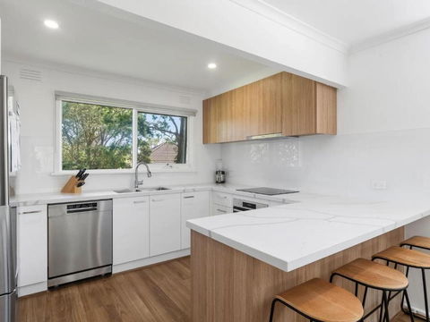 Amelia - Moments To The Bay - Accommodation Search 3