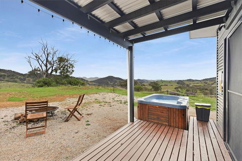 Amethyst - 1 Bed With Hot Tub - Kundalini Lodge - Accommodation Search 2