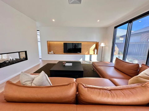 Amila - Central Location With Designed Spaces - Accommodation Search 3