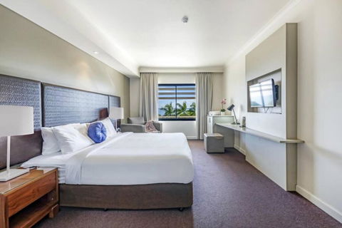 An Exceptional Seaside Esplanade Locale With Pool - Accommodation Search 0