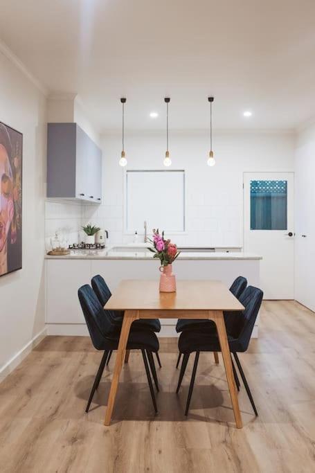 An Unexpected Delight In The Heart Of Town - Accommodation Search 1