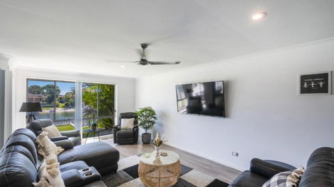 Anchorage Waterfront Unit In Yamba - Accommodation Search 3