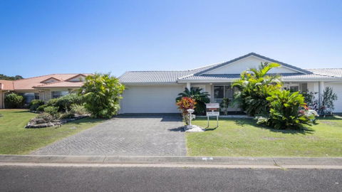 Anchorage Waterfront Unit In Yamba - Accommodation Search 0