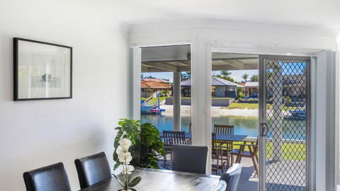 Anchorage Waterfront Unit In Yamba - Accommodation Search 4
