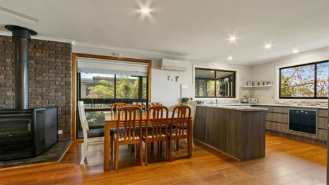 Anchored On Capes Upstairs - Accommodation Search 3