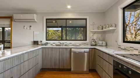 Anchored On Capes Upstairs - Accommodation Search 4