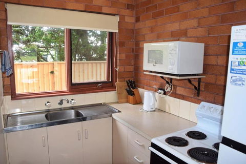 Anglers Lodge 4 - Bring Your Own Linen - Accommodation Search 0