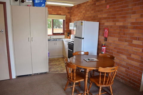 Anglers Lodge 4 - Bring Your Own Linen - Accommodation Search 2