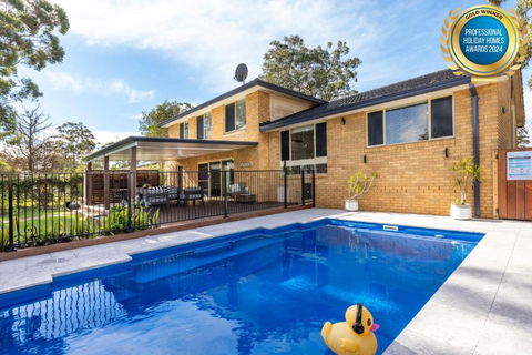 Anglesey - Pet Friendly With Pool & Tennis Court - 4 Mins Walk To Beach - Accommodation Search 0