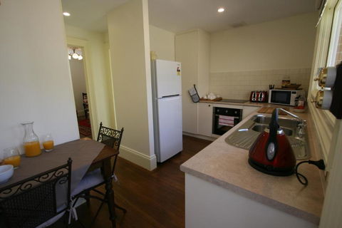 Annies Garden Cottage - Accommodation Search 1