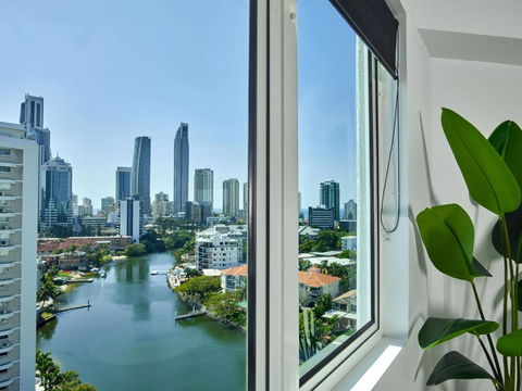 Amazing Views Surfers Paradise 2 Bedroom Unit Close To Everything - Accommodation Search 1
