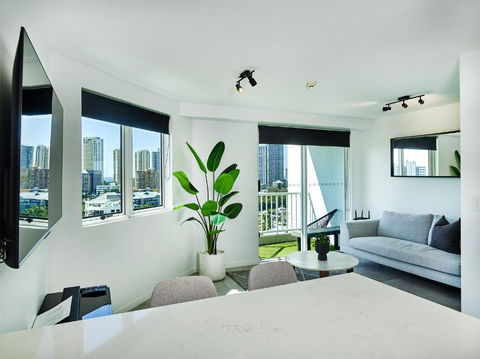 Amazing Views Surfers Paradise 2 Bedroom Unit Close To Everything - Accommodation Search 3