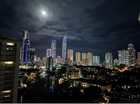 Amazing Views Surfers Paradise 2 Bedroom Unit Close To Everything - Accommodation Search 0