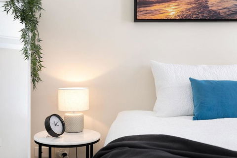 Amazing River View - 3 Bedroom Apartment - Brisbane CBD - Netflix - Fast Wifi - Carpark - Accommodation Search 4