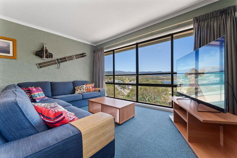 Alpine Mountain View 18 - 4BR L Mountain Views L Swimming Pool L Air-Con L WiFi - Accommodation Search 0