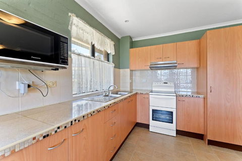 Alpine Mountain View 18 - 4BR L Mountain Views L Swimming Pool L Air-Con L WiFi - Accommodation Search 3