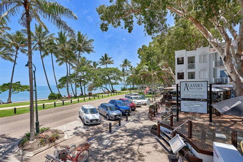 Alassio Apartments With Direct Pool Access Palm Cove - Accommodation Search 4