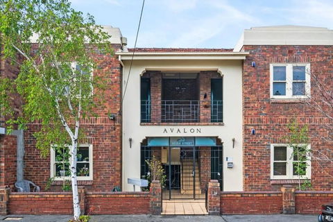 Awesome Albert Park Art Deco Gem 2 Bedroom Bevan 2 - Accommodation Search 0
