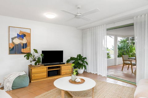 Apartment 2 Surfside - Accommodation Search 3