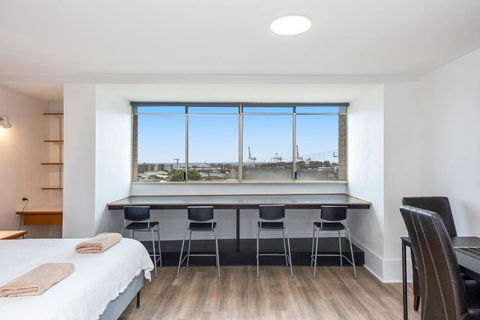 Apartment 201 - Fremantle Studio Apartment With Ocean And Harbour Views - Accommodation Search 1